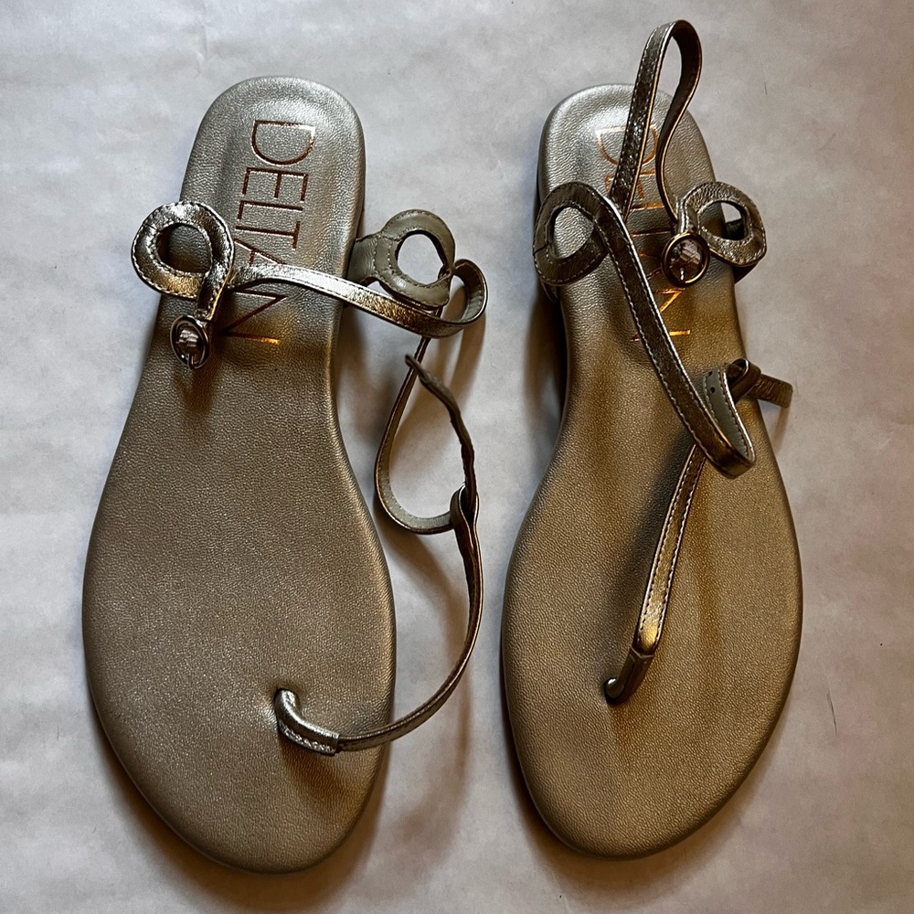 Deltan Light Gold Leather Thong Olive Flat Egyptian Greek Sandal 7 M